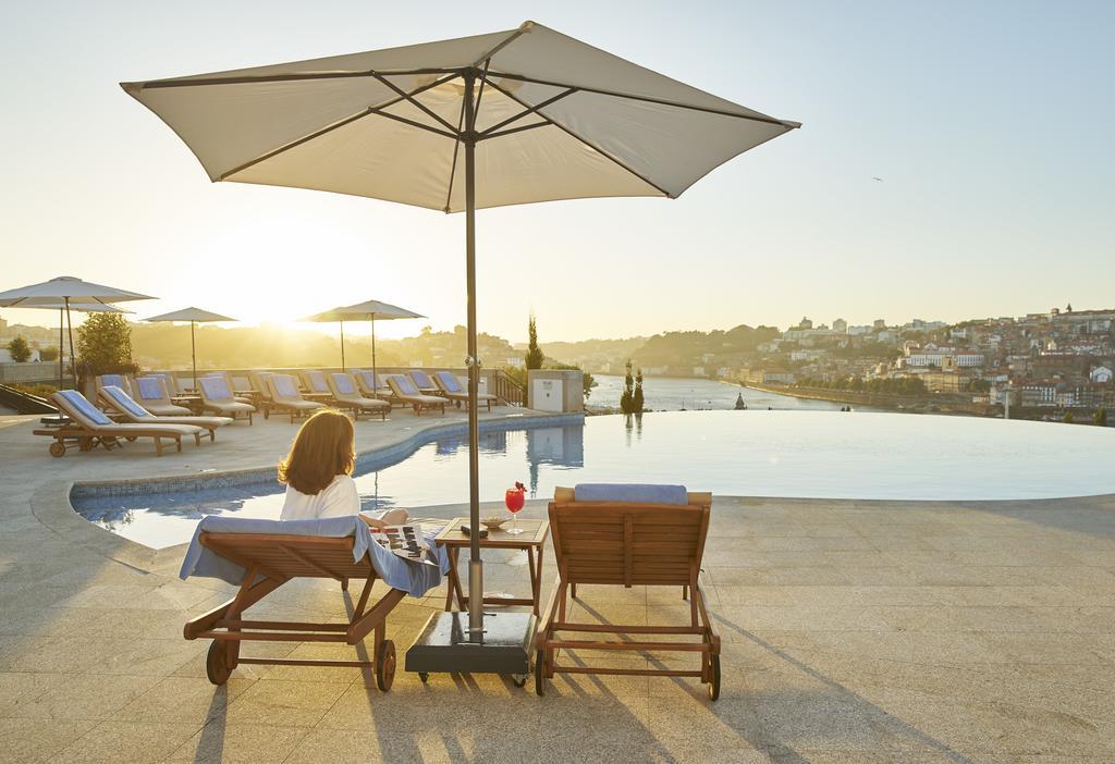 The Yeatman Hotel Vila Nova de Gaia Ngoại thất bức ảnh The pool at the Four Seasons Hotel